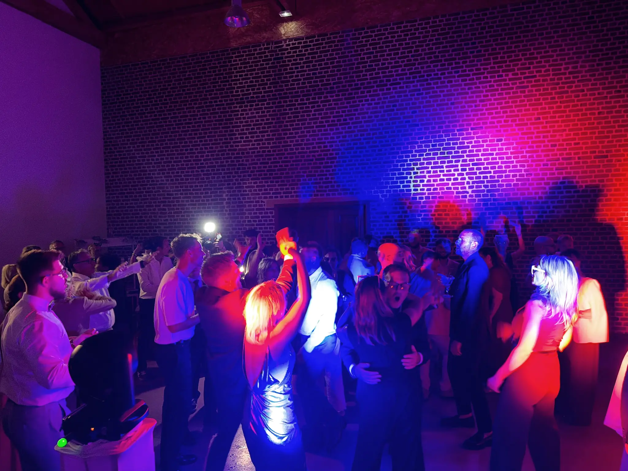 Soirée dansante mise en lumière par Lumoria au Château de Cocove