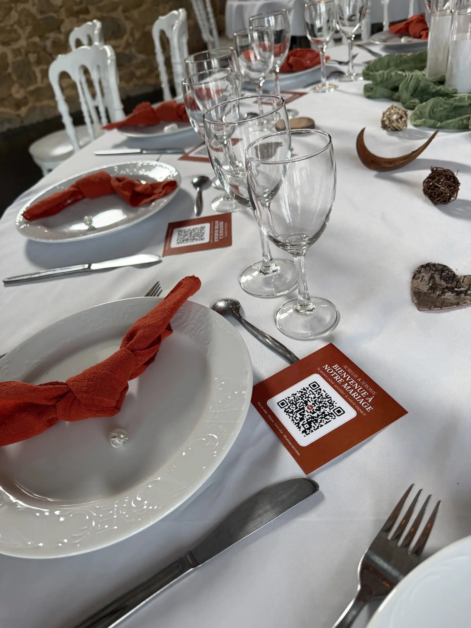 QR code de la Lumoria App sur une table du mariage