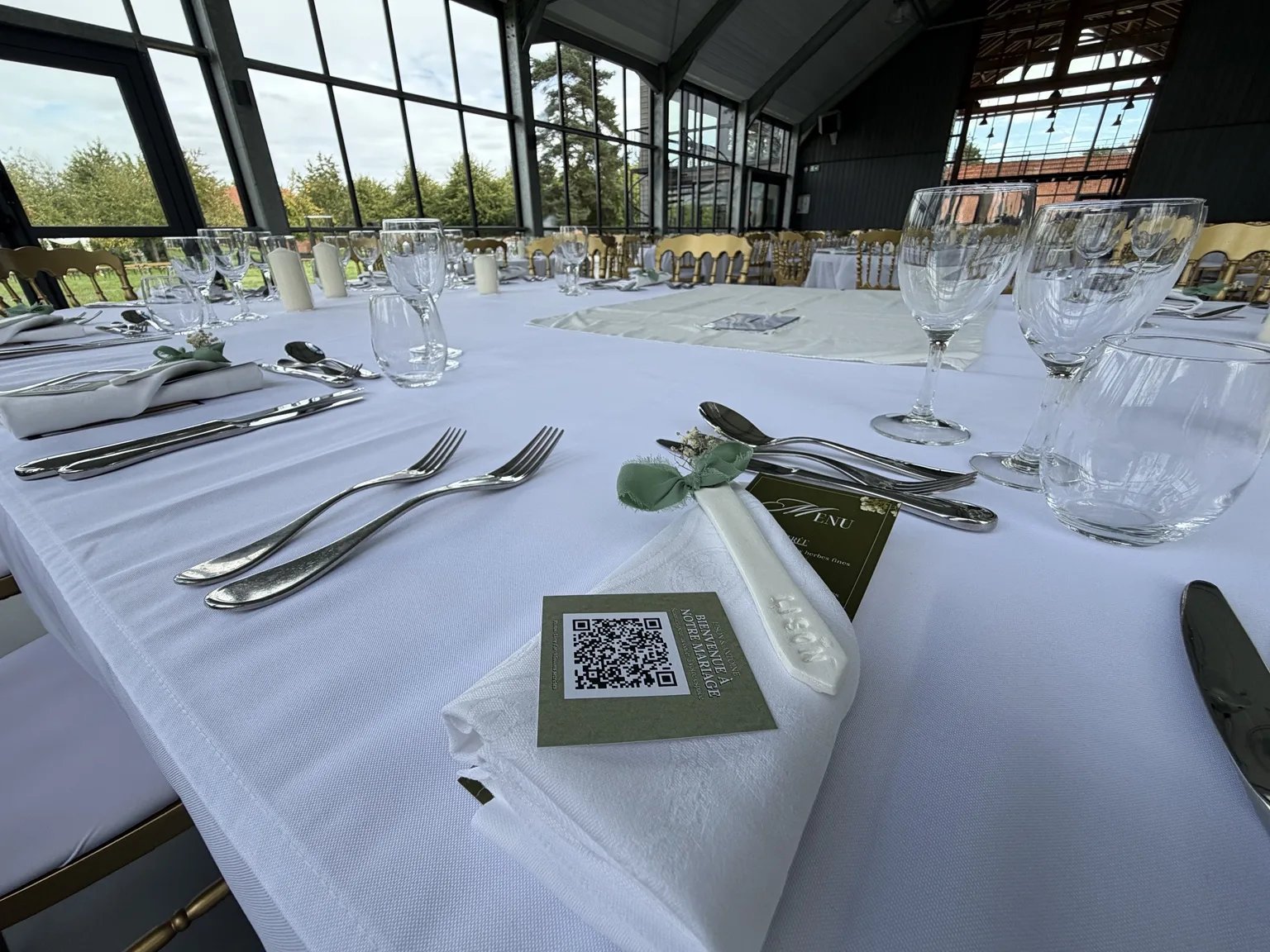 Lumoria App accessible par QR code sur les tables du mariage de Lison et Antoine